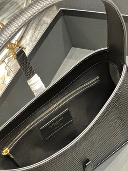 Saint Laurent Le 5 à 7 Hobo Bag