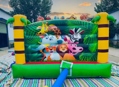 Коммерческий надувной батут «Сафари-экскурсия 3»,  4x3.5x2,5 м