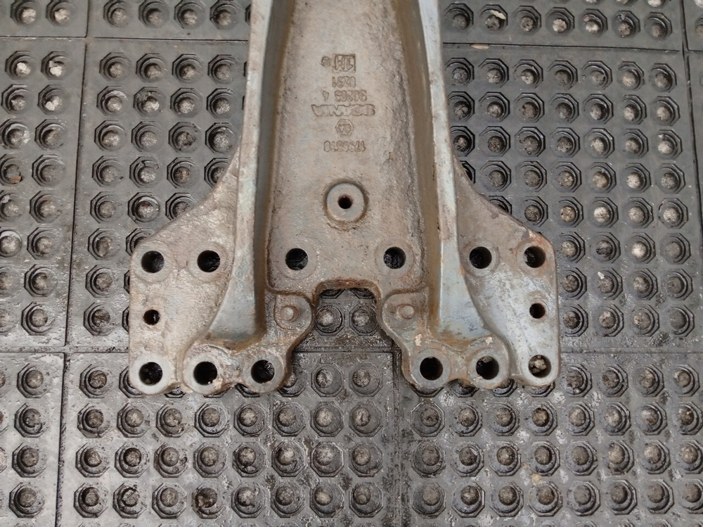 Кронштейн полурессоры задний