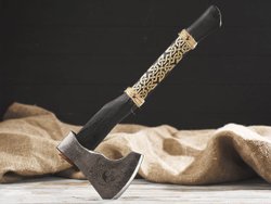 Топор "Дракон Драккара", рукоять комель берёзы (морилка)
