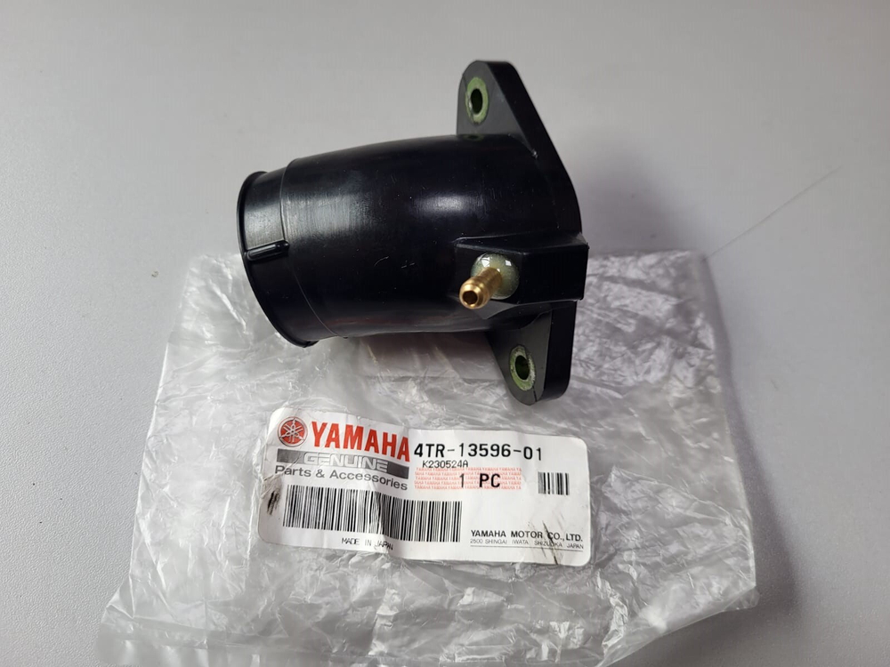 патрубок Yamaha XVS400 Drag Star 4TR-13596-01-00