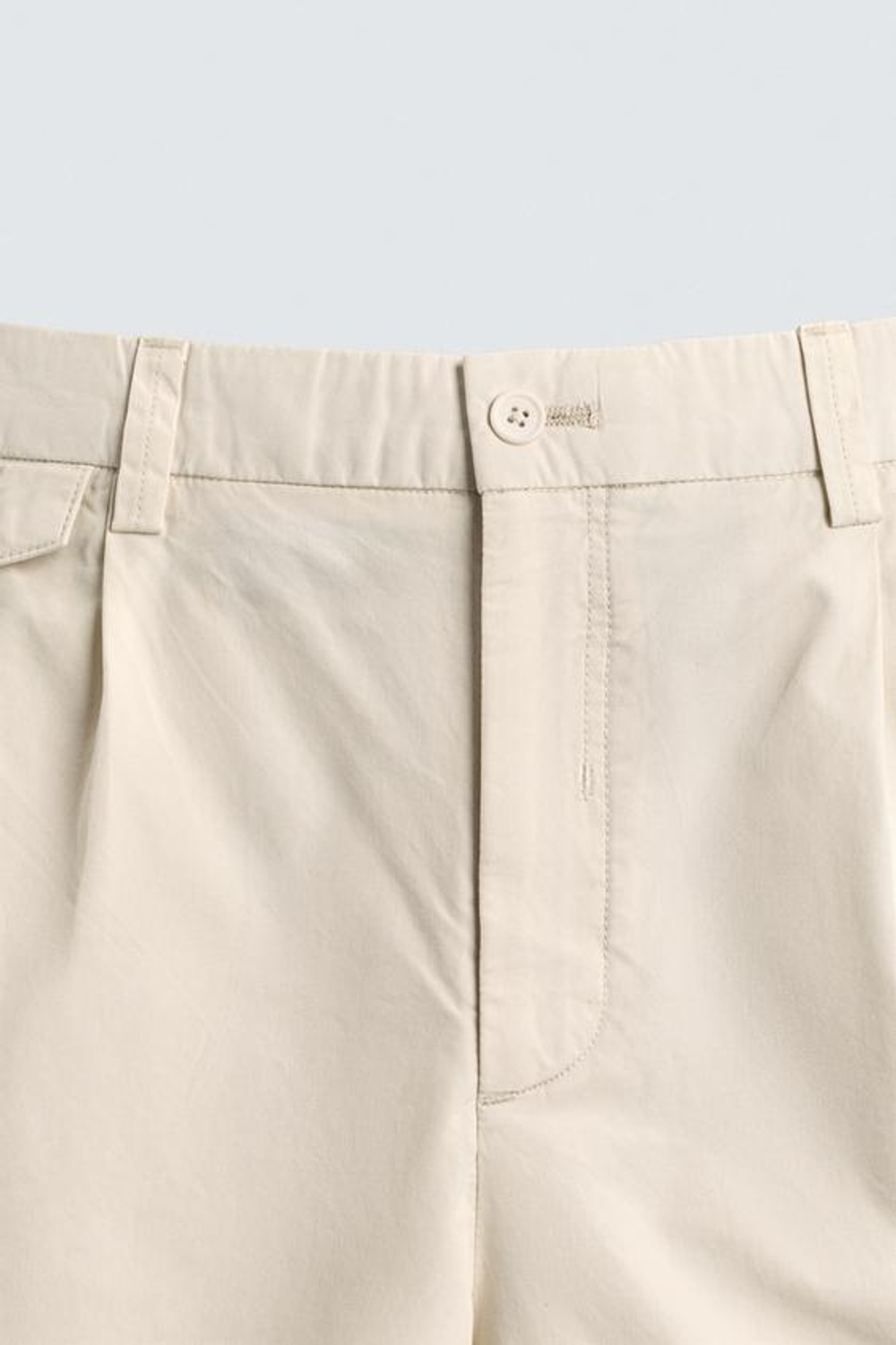 ZARA ШОРТЫ REGULAR FIT СО СКЛАДКАМИ, ЖЕЛТОВАТО-БЕЛЫЙ