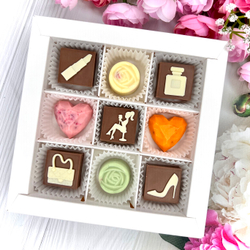 Шоколадный набор "Женские штучки": 9 конфет ручной работы