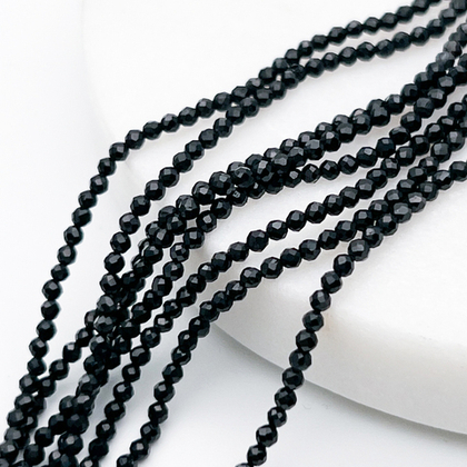 Шерл граненый бусины (черный турмалин), диаметр около 2,4 мм, цена за нить 38 см