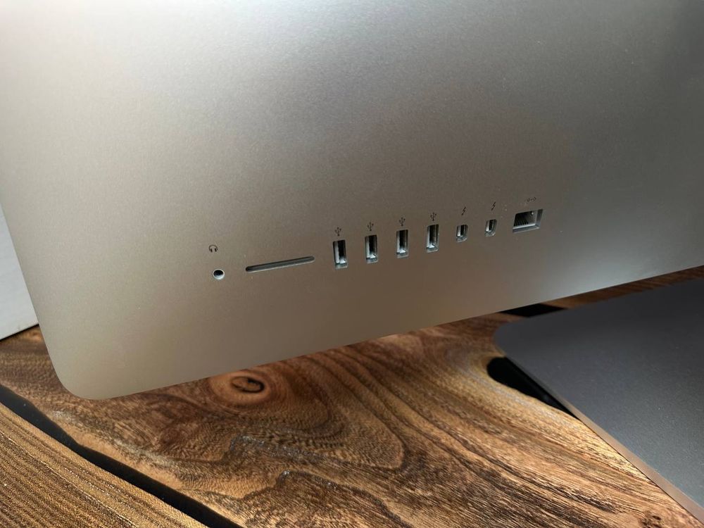 27" Моноблок Apple iMac 27 2015 (5120x2880, Intel Core i5-6500, RAM 32ГБ,Fusion Drive 1TB, AMD Radeon R9 M390 , MacOS)