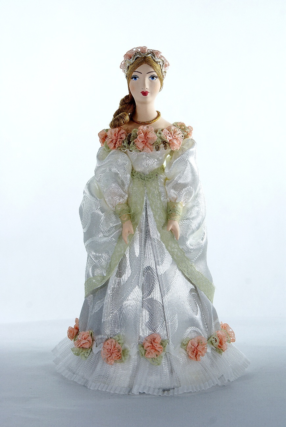 Кукла коллекционная Потешного промысла Дама в бальном платье. 19 в. Петербург
