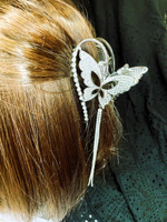 Заколка-краб. Бабочка петля со стразами. Усиленная. Цвет серебро