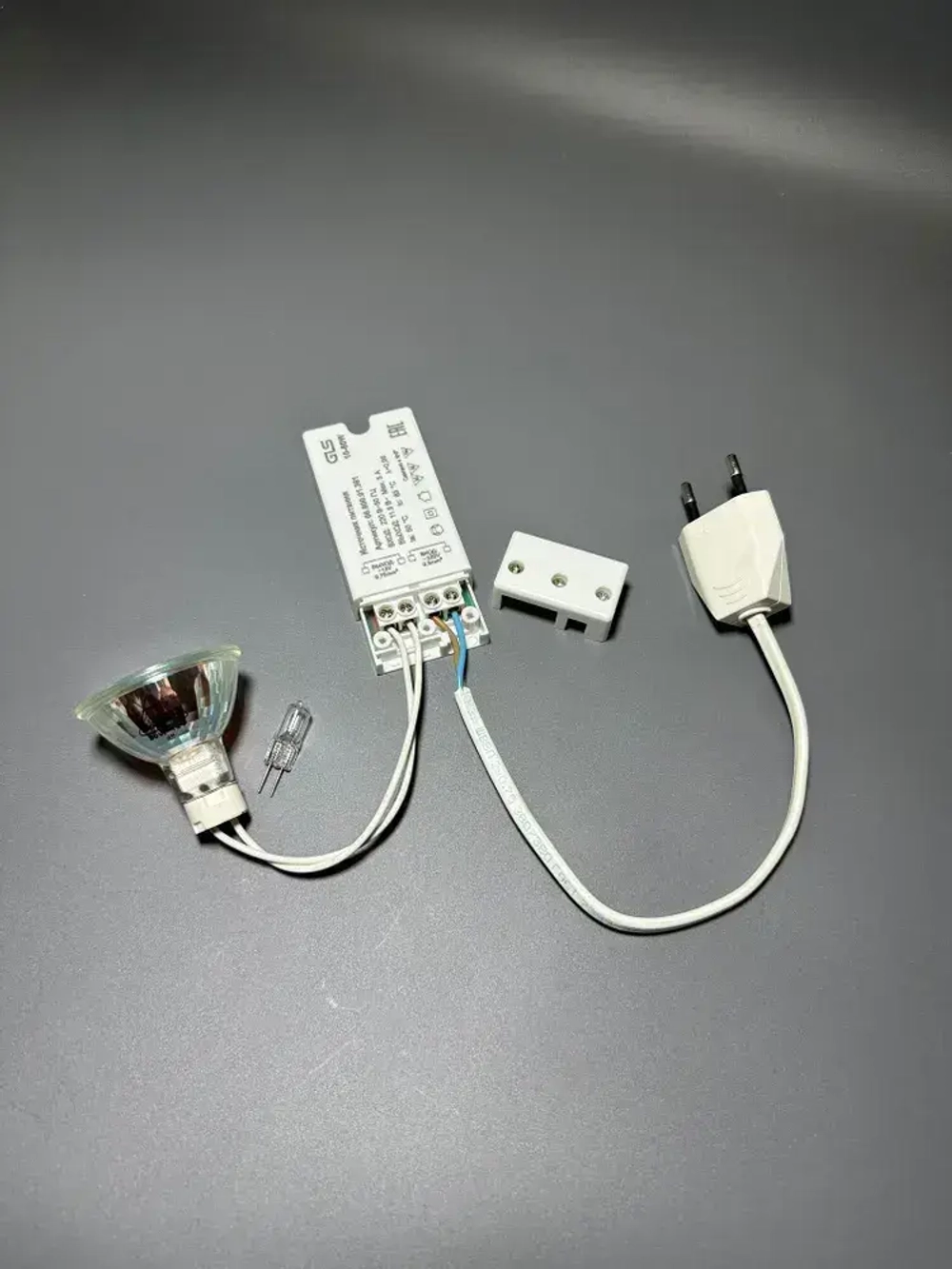 Понижающий трансформатор для галогенных ламп 12В, 10-60W, GLS, G03320