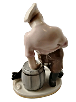 Фарфоровая статуэтка "Кот и повар" (ЛФЗ), СССР, 1950-1970 гг