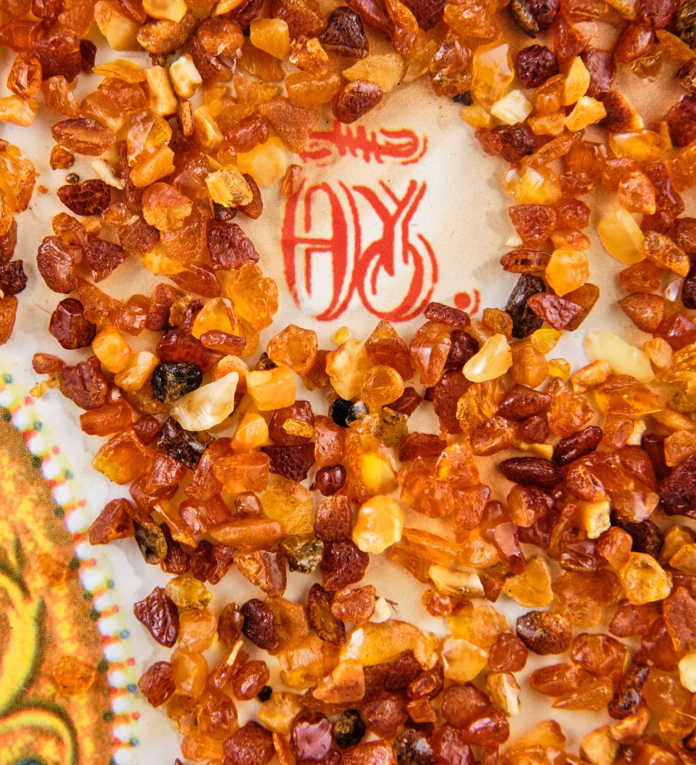 AMB-52/ 8 Икона Божией Матери «Иверская» (с янтарной крошкой) дер.рамка 30х40