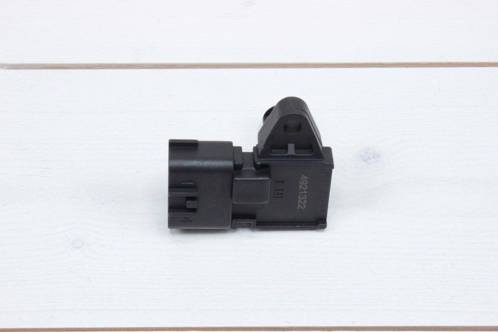 Датчик давления/температуры наддува Cummins ISBe, ISF, ISDe, ISLe 0057 /4903286,2897333/