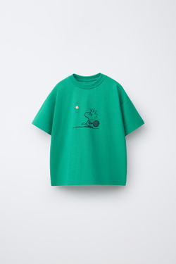 ZARA ФУТБОЛКА С ПРИНТОМ SNOOPY PEANUTS™, ЗЕЛЕНЫЙ