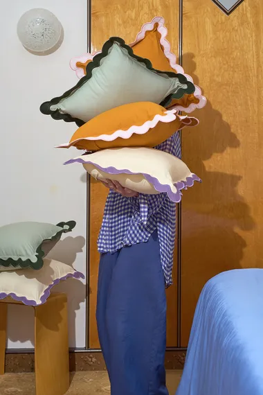 Чехол на подушку с контрастным кантом сиреневого цвета из коллекции trendy ruffles, 40х40 см