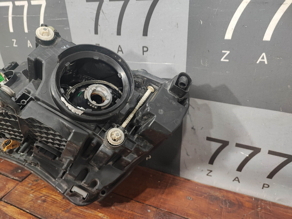 Фара правая ксенон Skoda Superb 3 15-19 Б/У Оригинал 3V1941016B