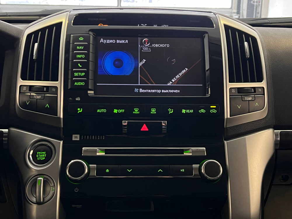 Toyota Land Cruiser, 2012 год