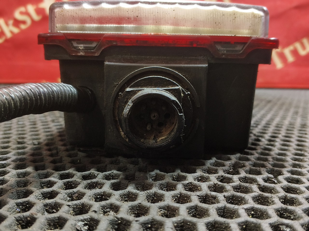 Фонарь задний правый 2022г