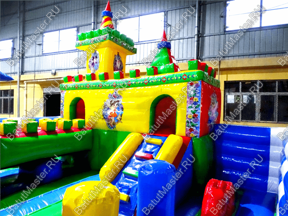 Коммерческий надувной батут "Сказочный замок", размер 11*7*5 м.