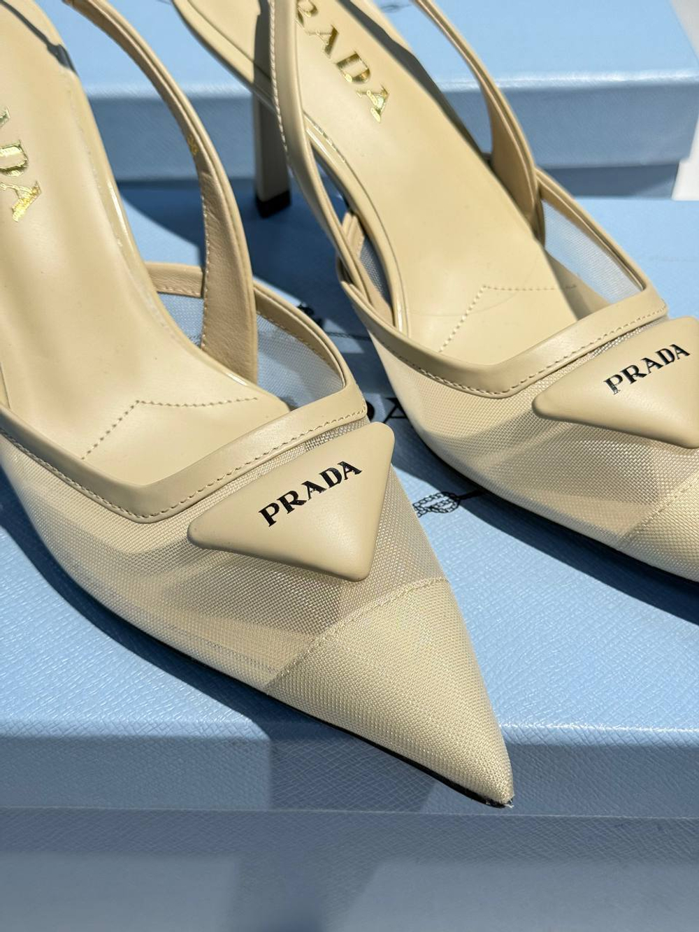 Босоножки Prada