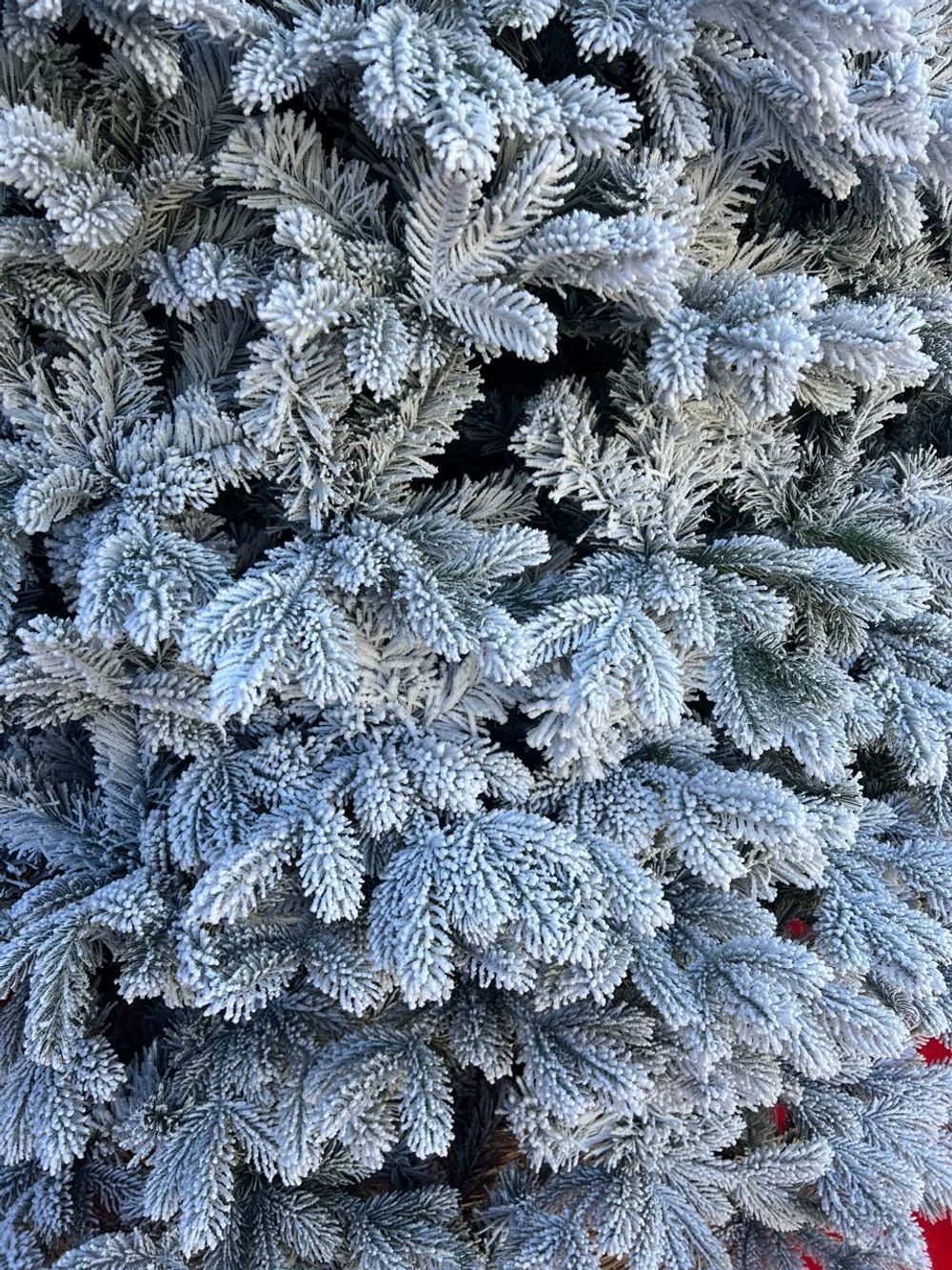 Заснеженная елка с гирляндой «Камчатская» теплый свет (Литая+пвх) от 1,2 м до 4 м