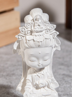 Богиня Гуань Инь на подставке круг