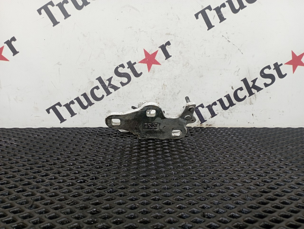 Петля двери верхняя левая 2020г