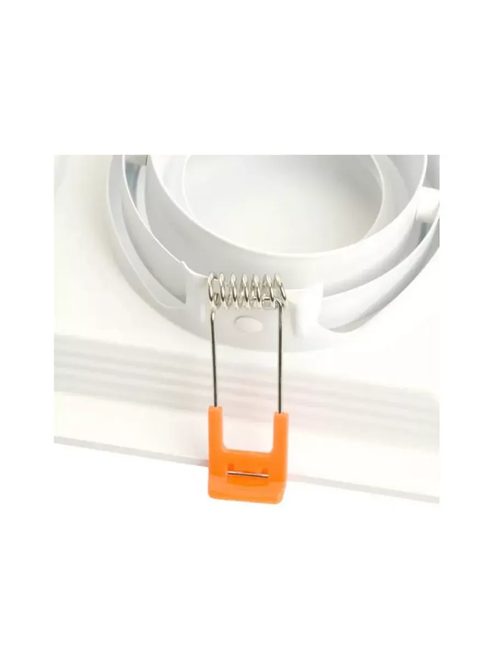 Потолочный встраиваемый светильник MR16 белый DLT201