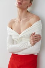 ТОП-БОДИ С ОТКРЫТЫМИ ПЛЕЧАМИ, МОЛОЧНЫЙ