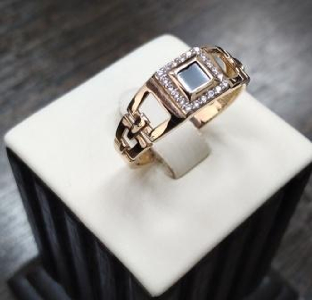 Кольцо из золота с ониксом