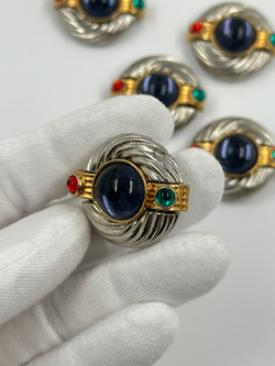 Накладка на пуговицу биколор с разноцветными кабошонами