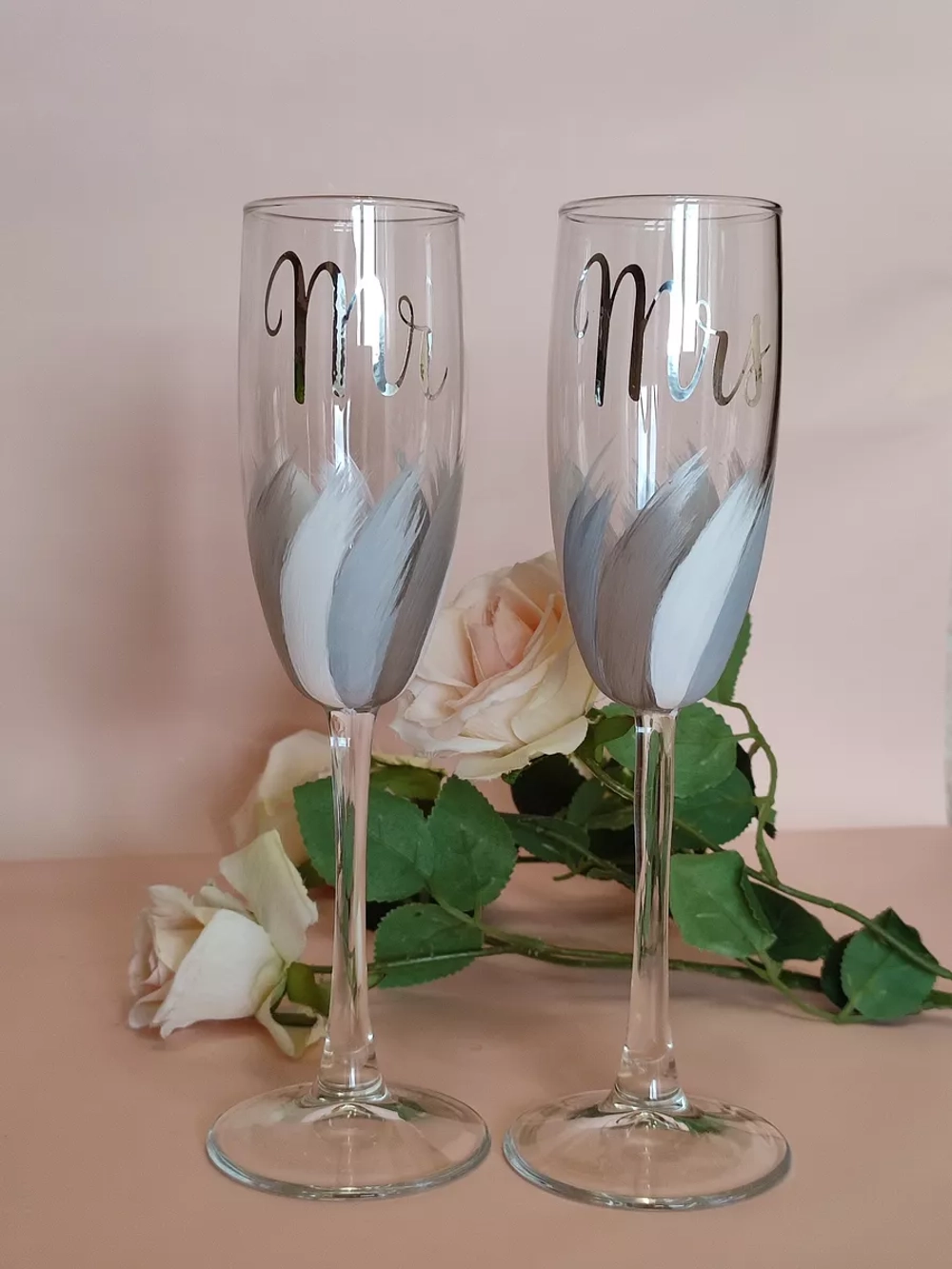 Свадебные бокалы для молодоженов. Фужеры для шампанского.