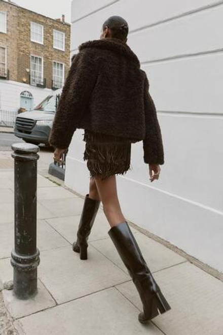 ZARA ЮБКА С БАХРОМОЙ И БЛЕСТЯЩИМ ЭФФЕКТОМ ЗАМШИ, КОРИЧНЕВЫЙ