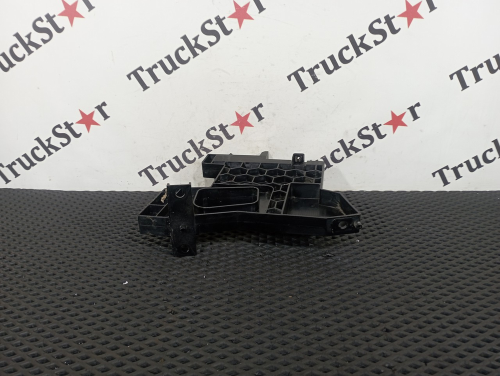 Кронштейн крепления торпедо