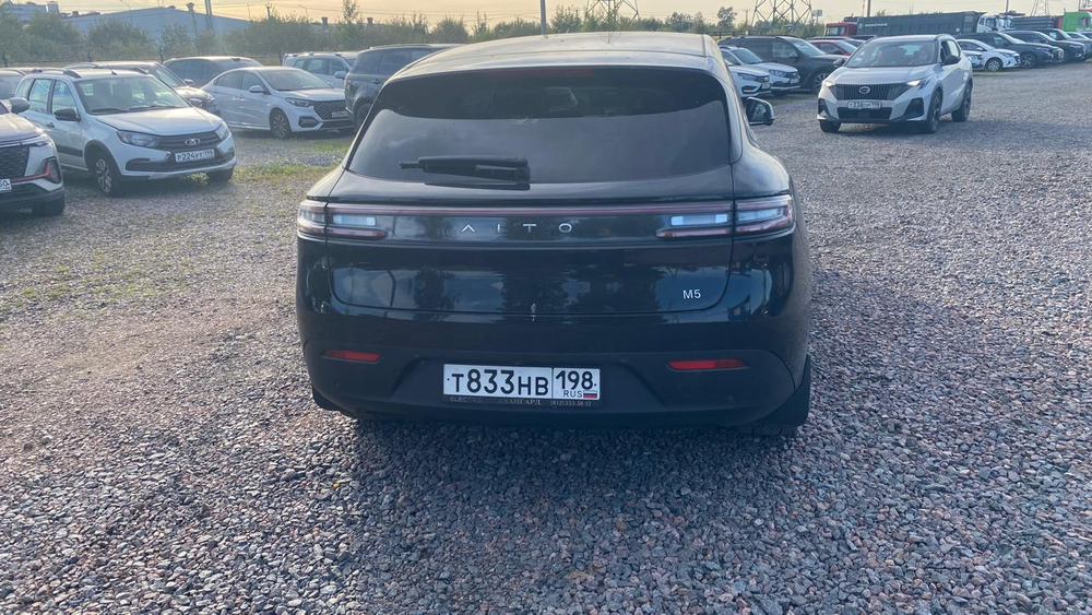 AITO M5 PHEV 1.5 4WD Extended Range Ultimate Version
