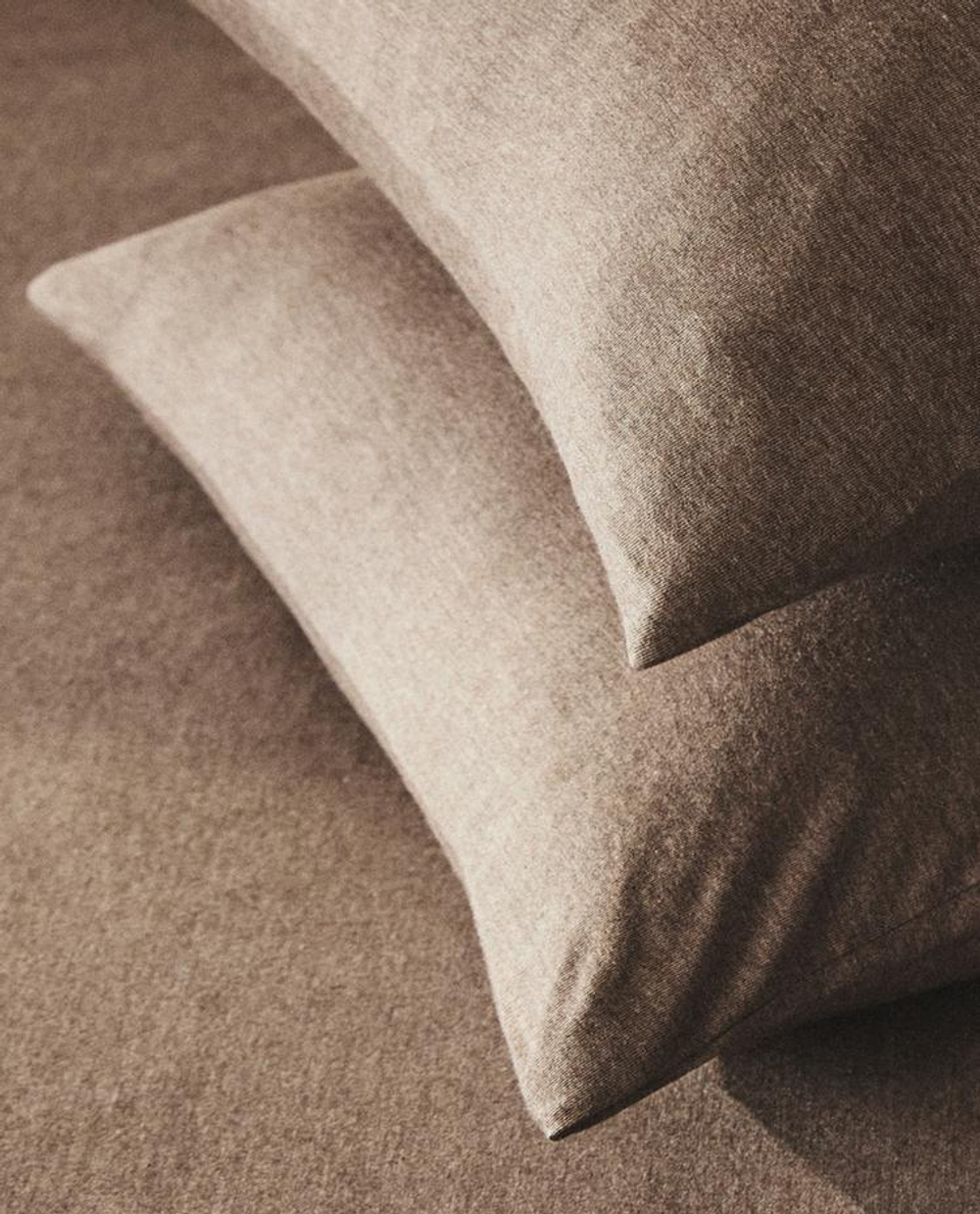 ZARA HOME ХЛОПКОВАЯ НАВОЛОЧКА, КОРИЧНЕВЫЙ