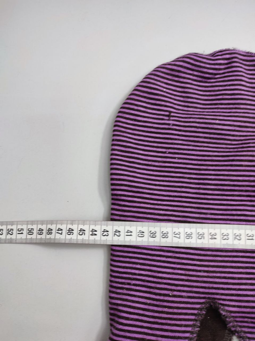 Шапка-шлем в полоску