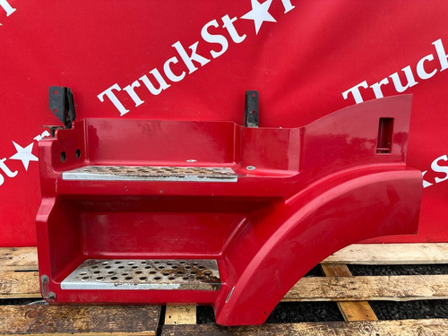 Корпус подножек левый