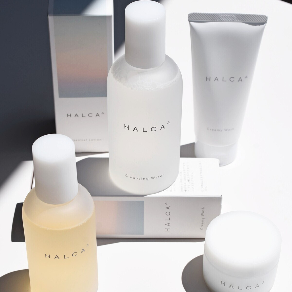 Увлажняющее средство для снятия макияжа и очищения 2 в 1 HALCA Cleansing Water