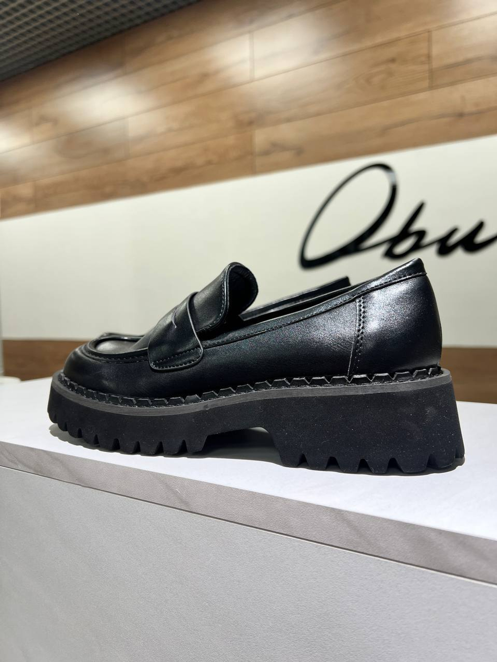 Лоферы базовые черные