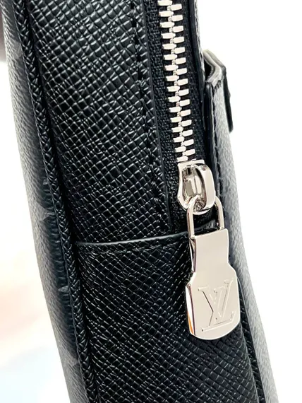 Сумка-слинг Louis Vuitton Outdoor