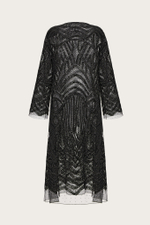 ПЛАТЬЕ ИЗ ЧЕРНОГО КОРДОВОГО КРУЖЕВА, ДЕКОРИРОВАННОЕ ПАЙЕТКАМИ
