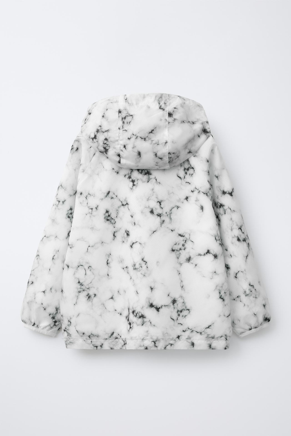 ZARA ДОЖДЕВИК В СПОРТИВНОМ СТИЛЕ С КАПЮШОНОМ И ПРИНТОМ ТАЙ-ДАЙ, БЕЛЫЙ/ЧЕРНЫЙ