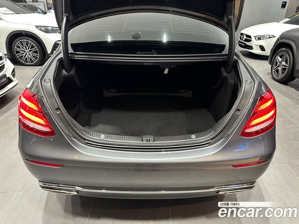 Mercedes-Benz E-Class W213 E300 Avangarde (08.2019)