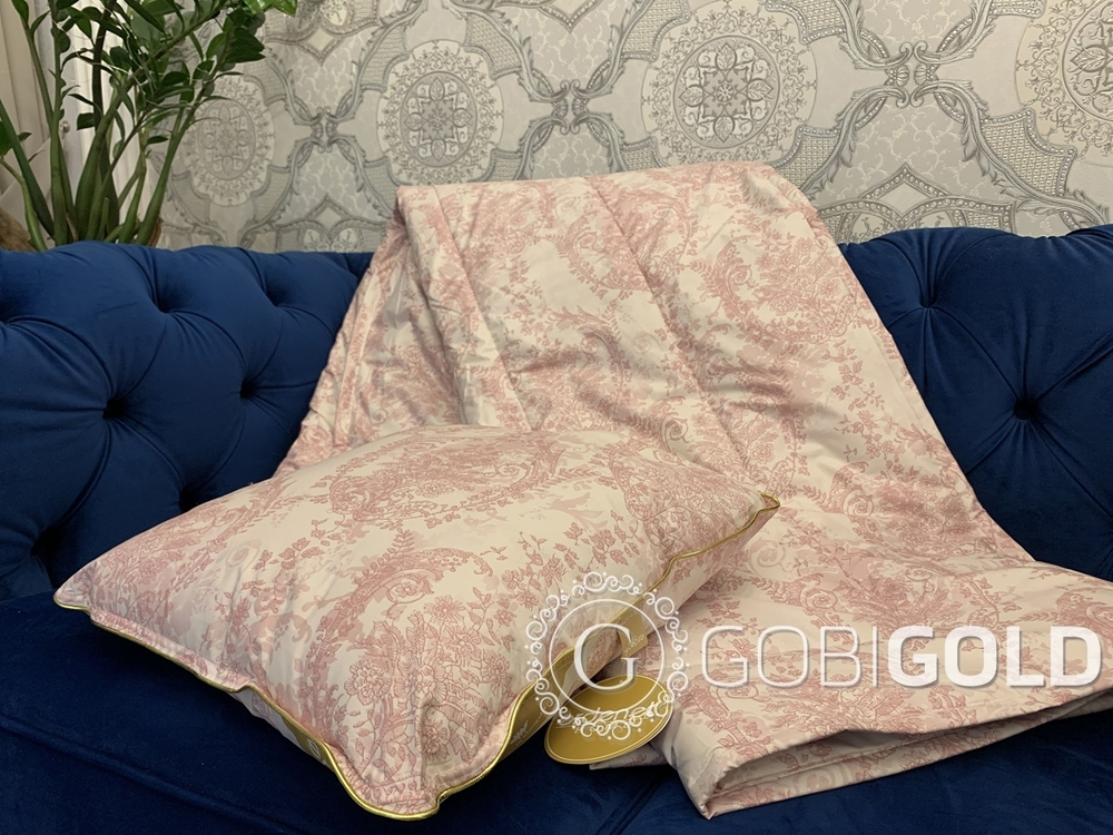 Одеяло стеганое из 100% верблюжьего пуха 200х220 см. (ERDENET) - розовый орнамент