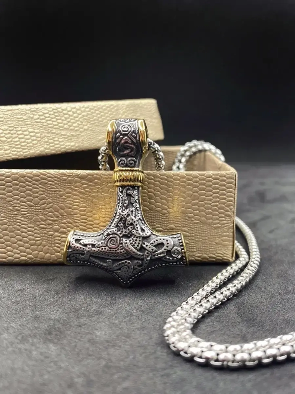 Цепь с подвеской Топор скандинавской оберег Гром Секира Тора