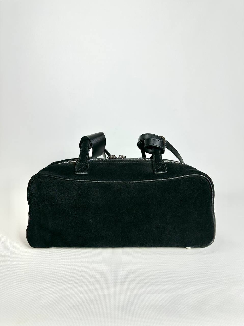 Женская замшевая сумка-багет черного цвета