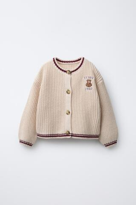 ZARA ВЯЗАНЫЙ КАРДИГАН В СТИЛЕ ВАРСИТИ С ВЫШИВКОЙ В ВИДЕ МЕДВЕДЯ, СЛОНОВАЯ КОСТЬ