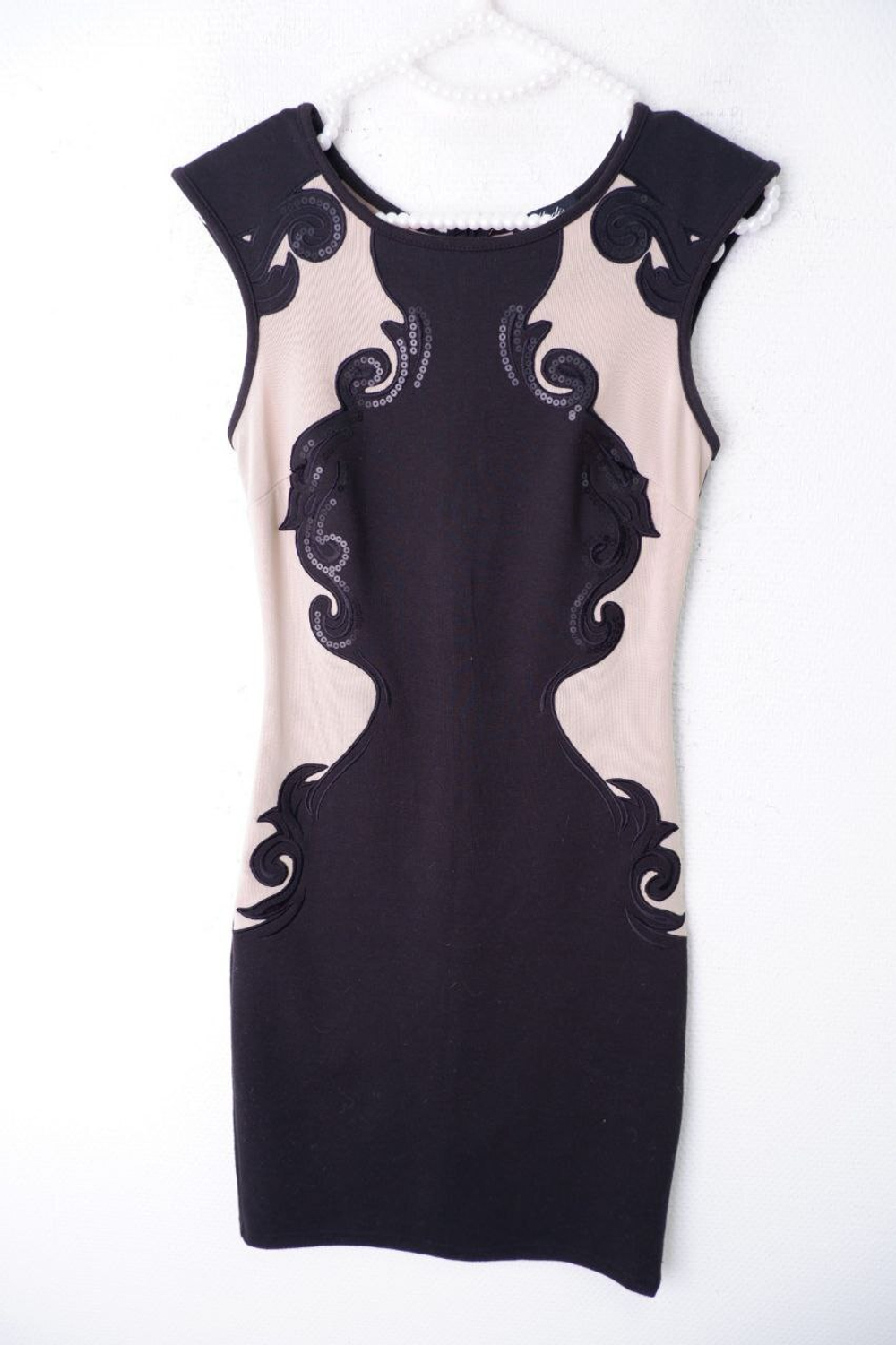 Платье Modis красивое 40 размер