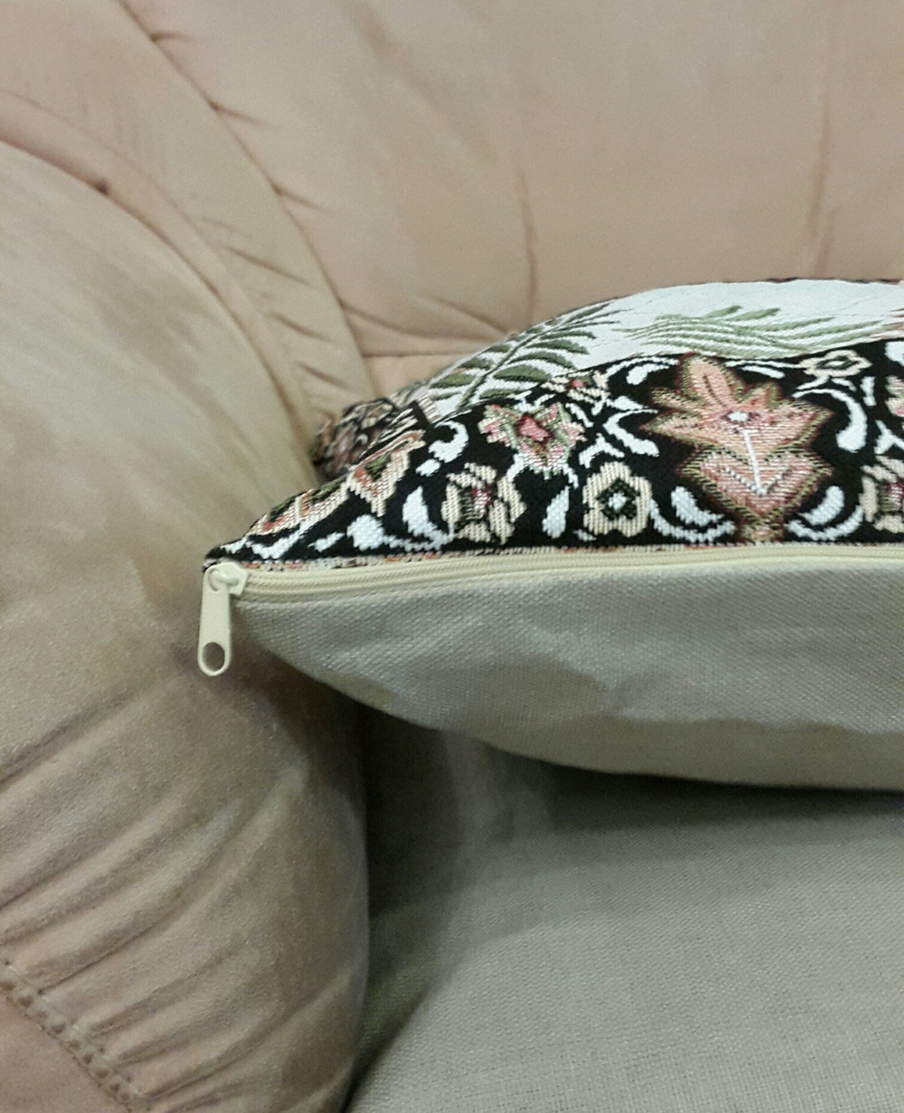 Декоративный гобеленовый чехол для интерьерной подушки Бабочка 47*47