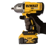 DeWalt DCF899P2 аккумуляторный гайковерт (2 x 5 Ач, ЗУ)