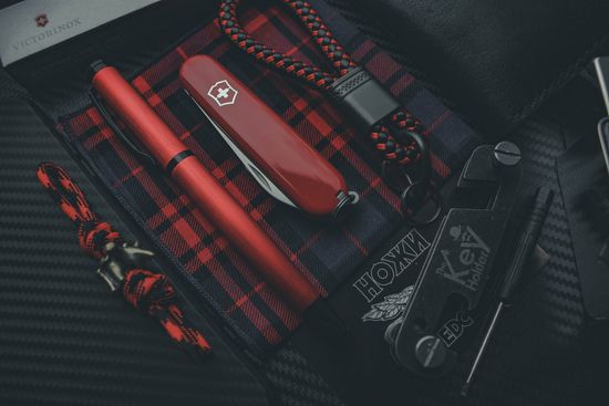 Складной нож Victorinox 0.2303 Bantam c клинком из стали X55CrMo14, рукоять Cellidor